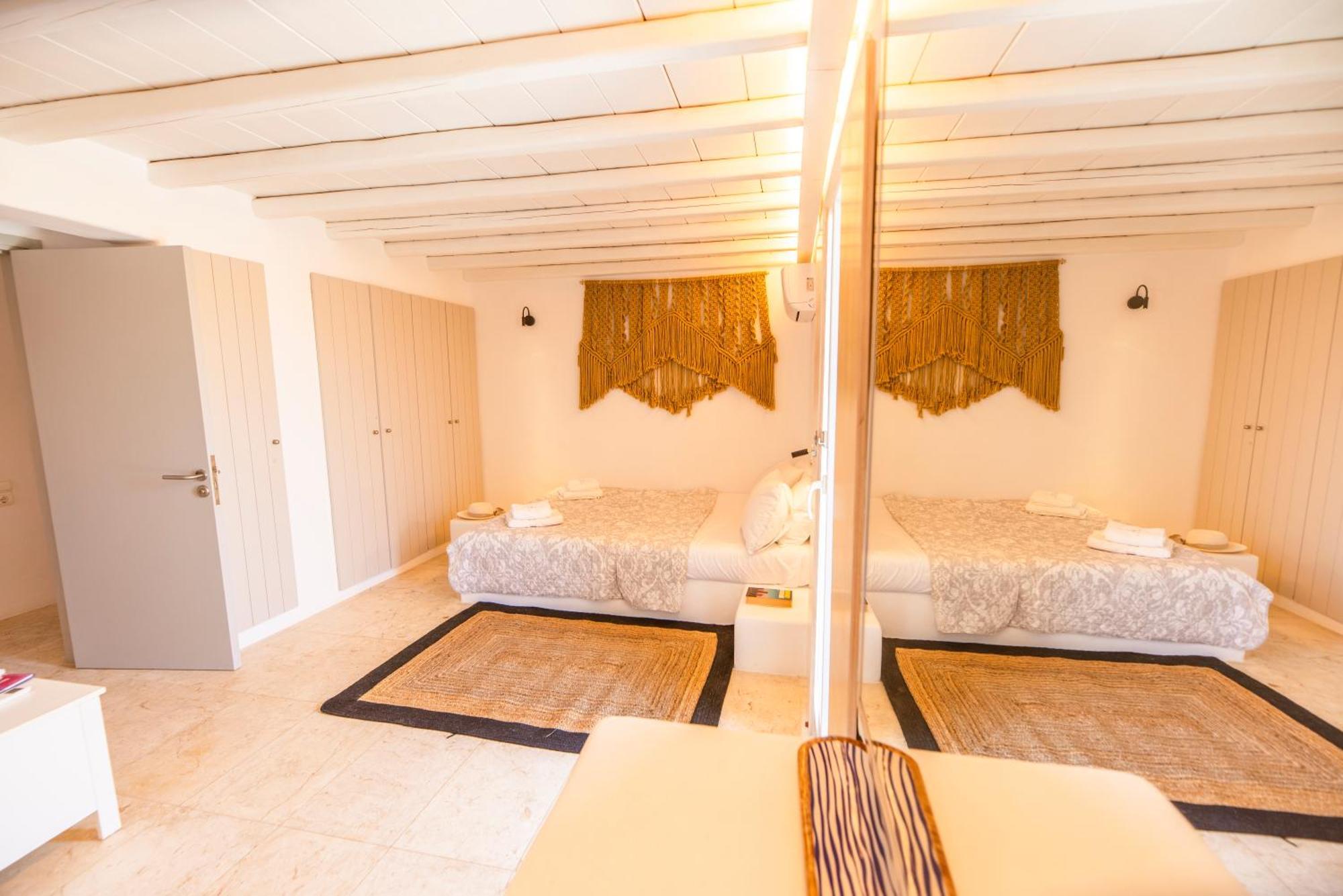 Poppy Mykonos *